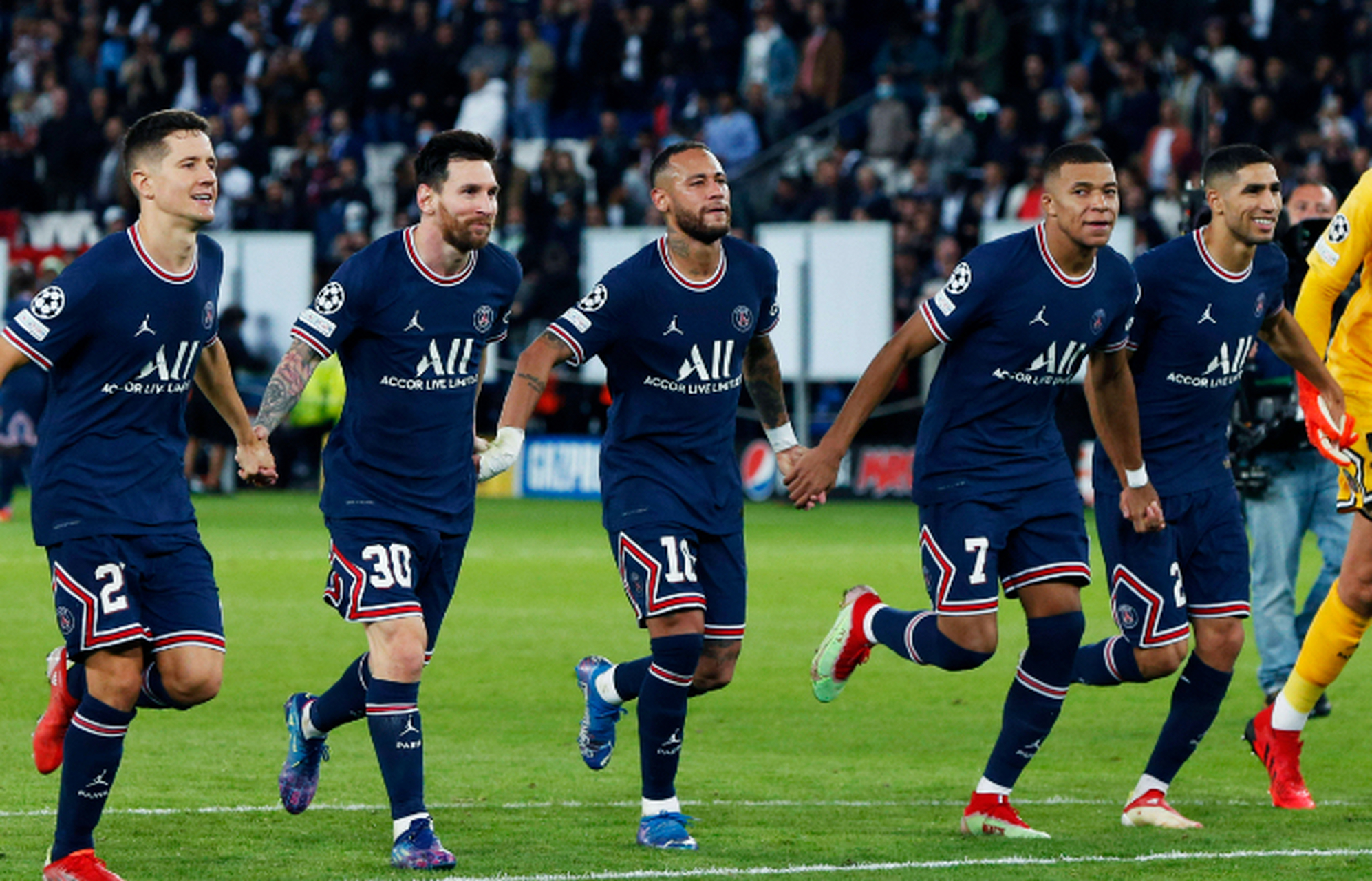 巴黎圣日耳曼客场逆转罗马,内马尔包勒斯梅开二度的简单介绍 巴黎圣日耳曼客场逆转罗马,内马尔包勒斯梅开二度的简单介绍