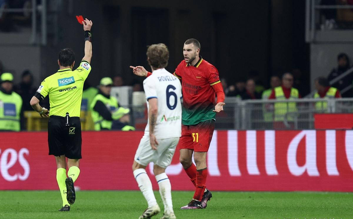 拉齐奥客场击败AC米兰,豪取三分 拉齐奥客场击败AC米兰,豪取三分