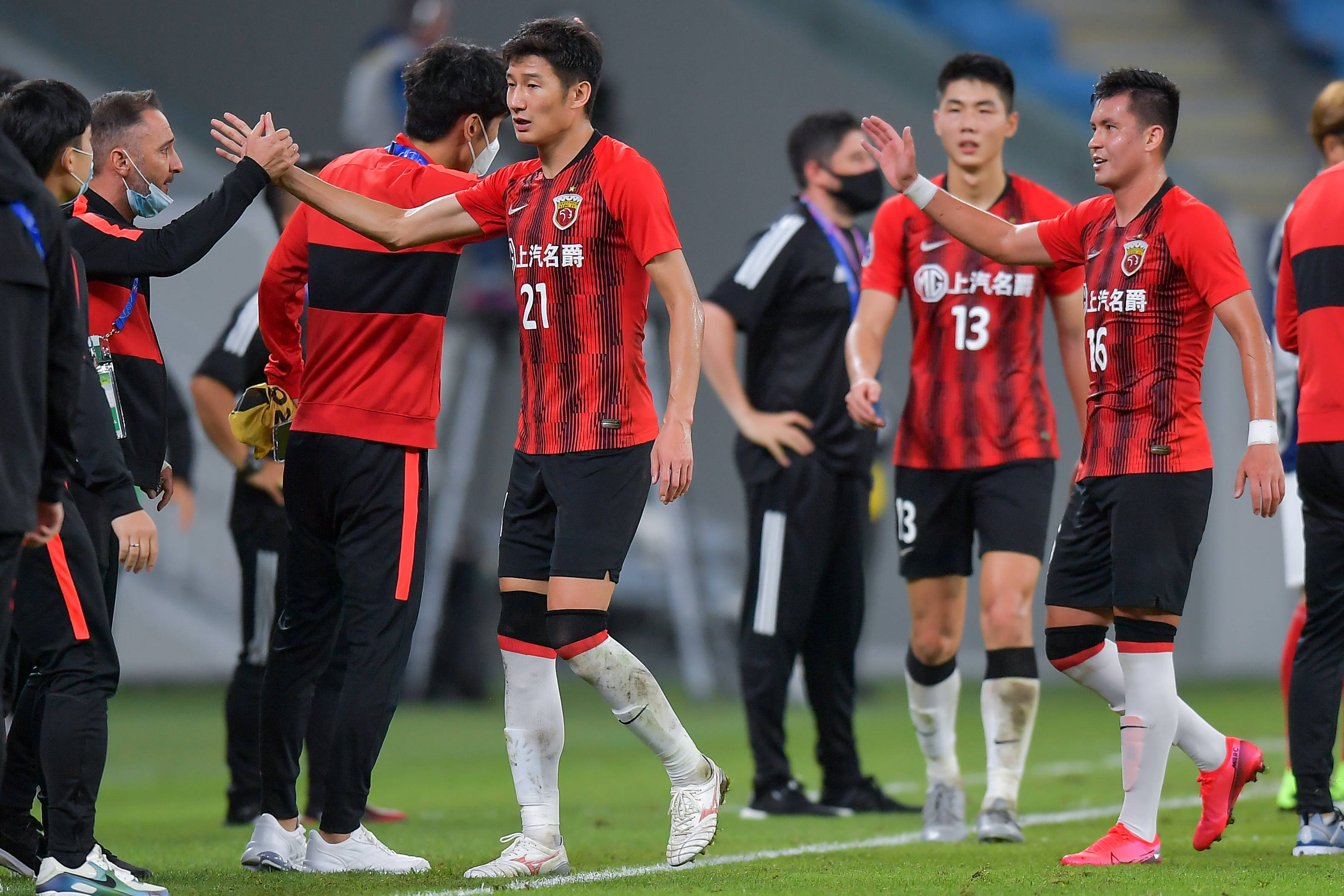 aoa体育直播-关于横滨水手取得惊艳胜利，晋级榜首的信息