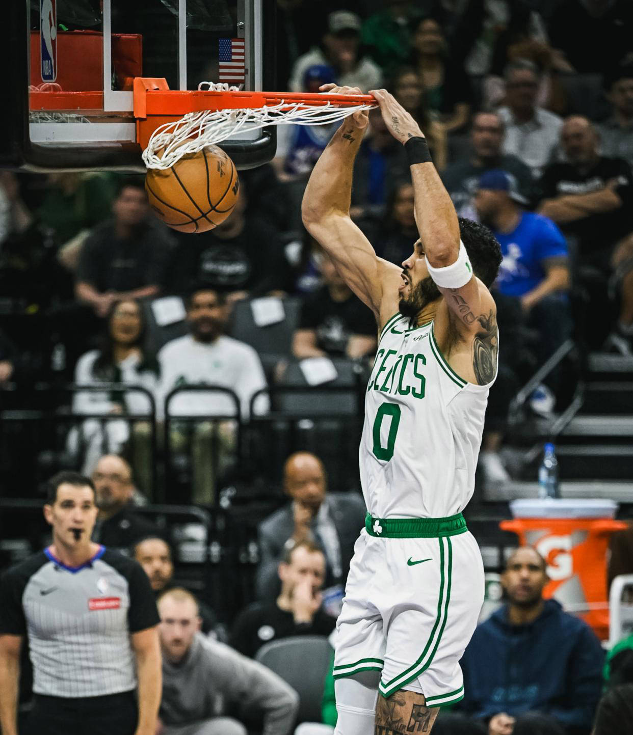 凯尔特人再下一城，季后赛希望黯然消散的简单介绍