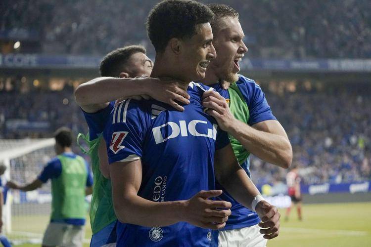 aoa体育新闻-瓦伦西亚与比利亚雷亚尔的交锋备受关注