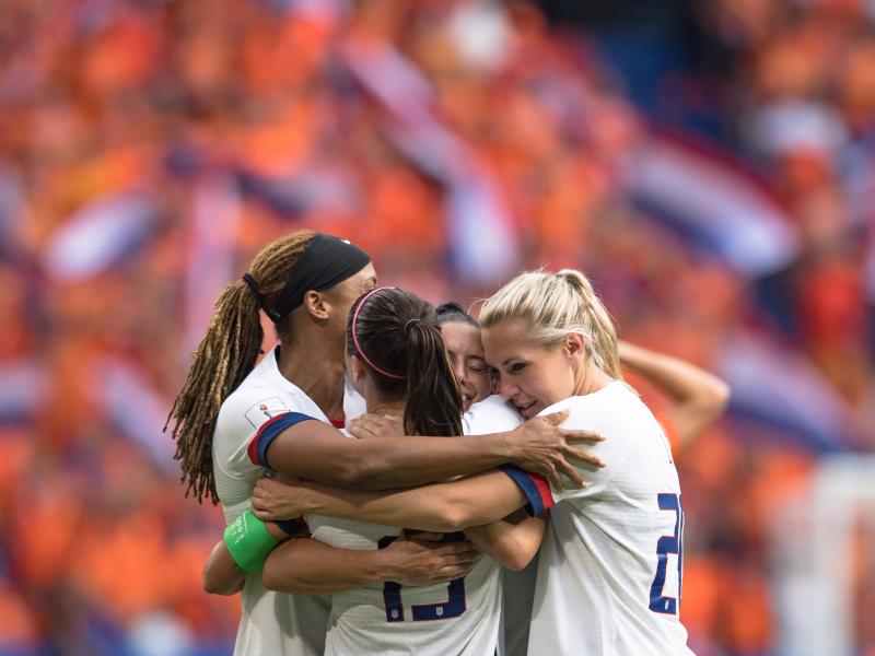 aoa体育馆-波兰女足联赛冠军以出色表现征服观众