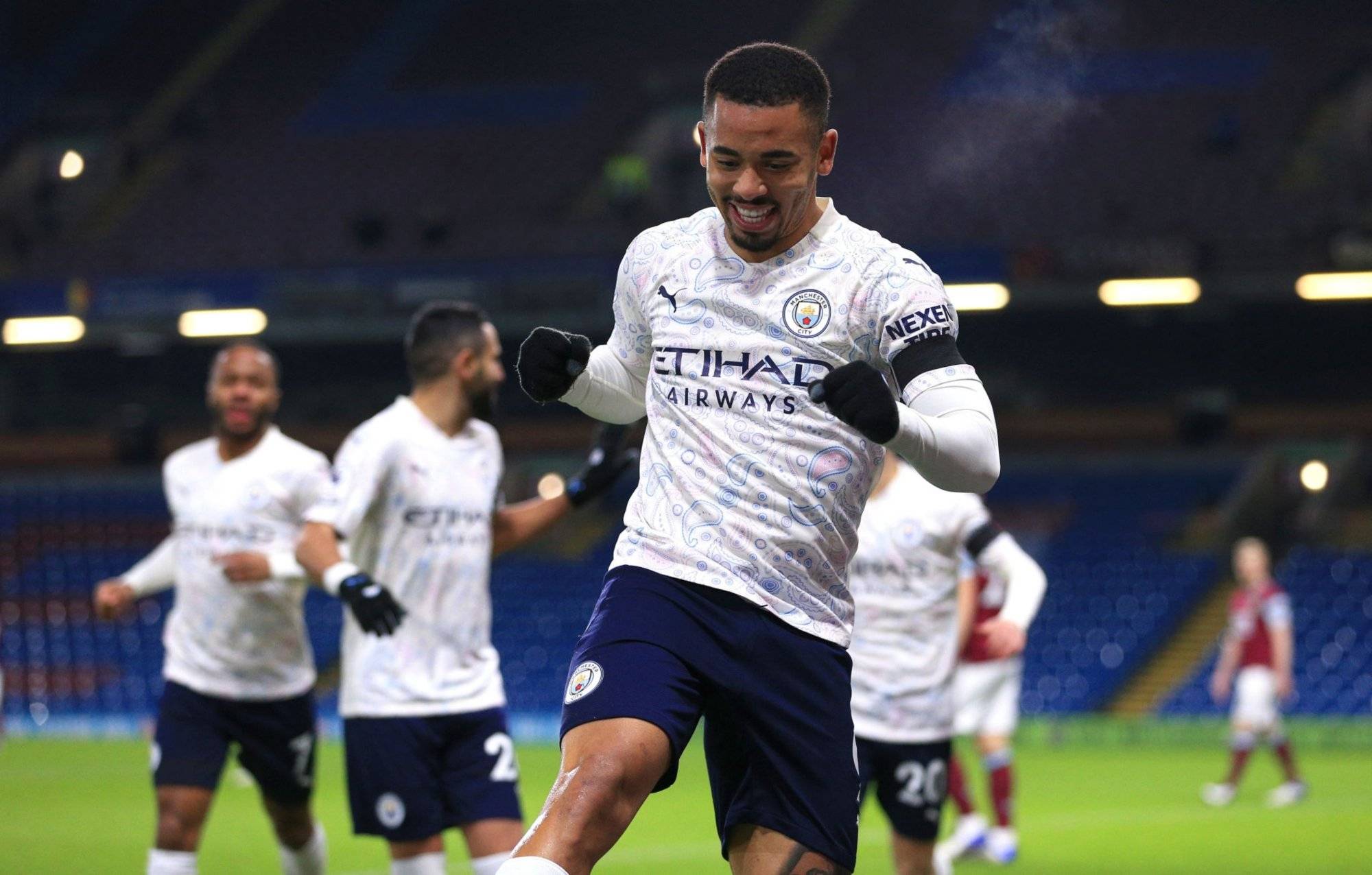 伯恩利客场告捷，实现大逆转的简单介绍