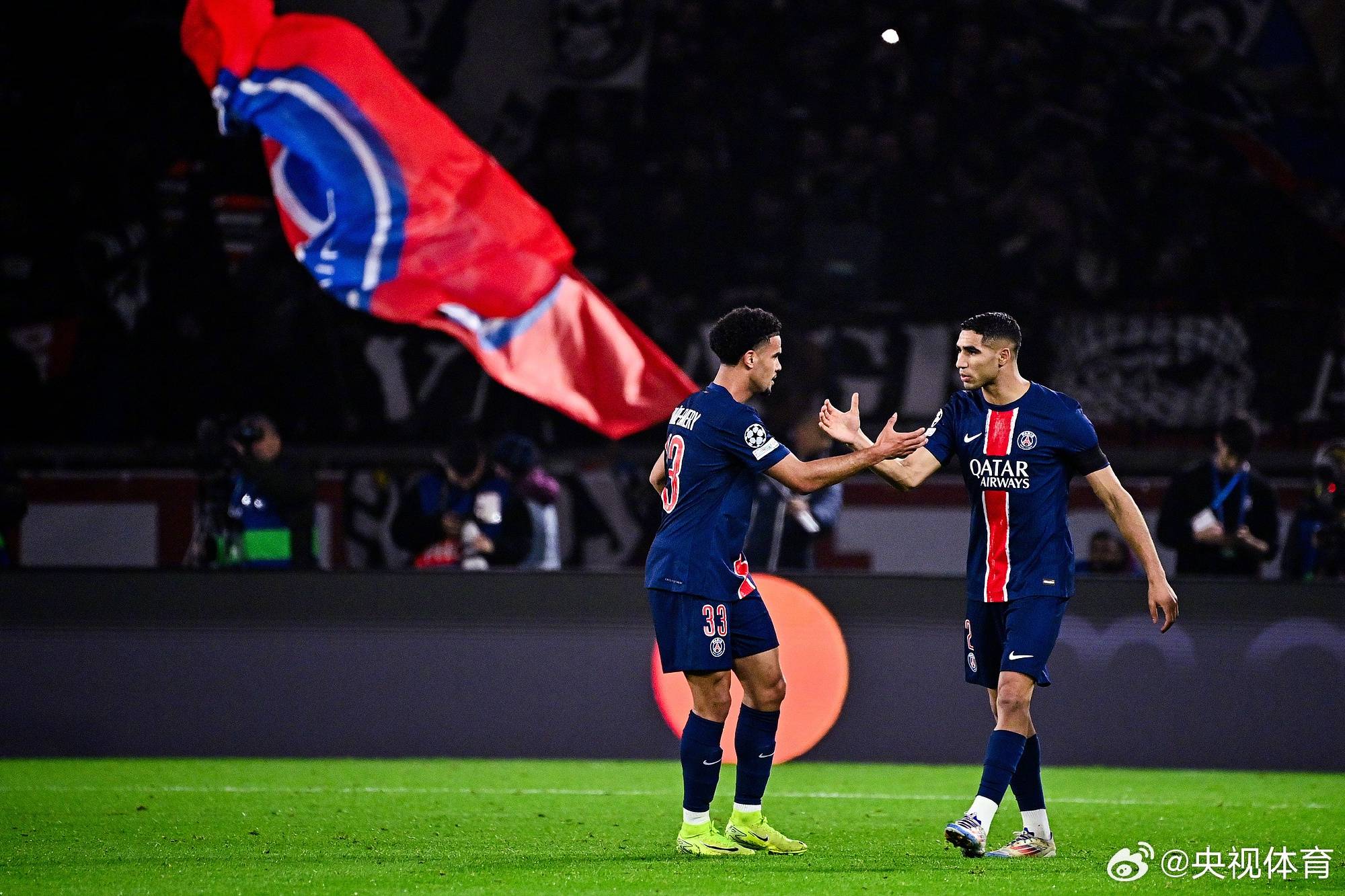 aoa体育直播-阿森纳遭遇两连败，渐渐失去欧冠希望