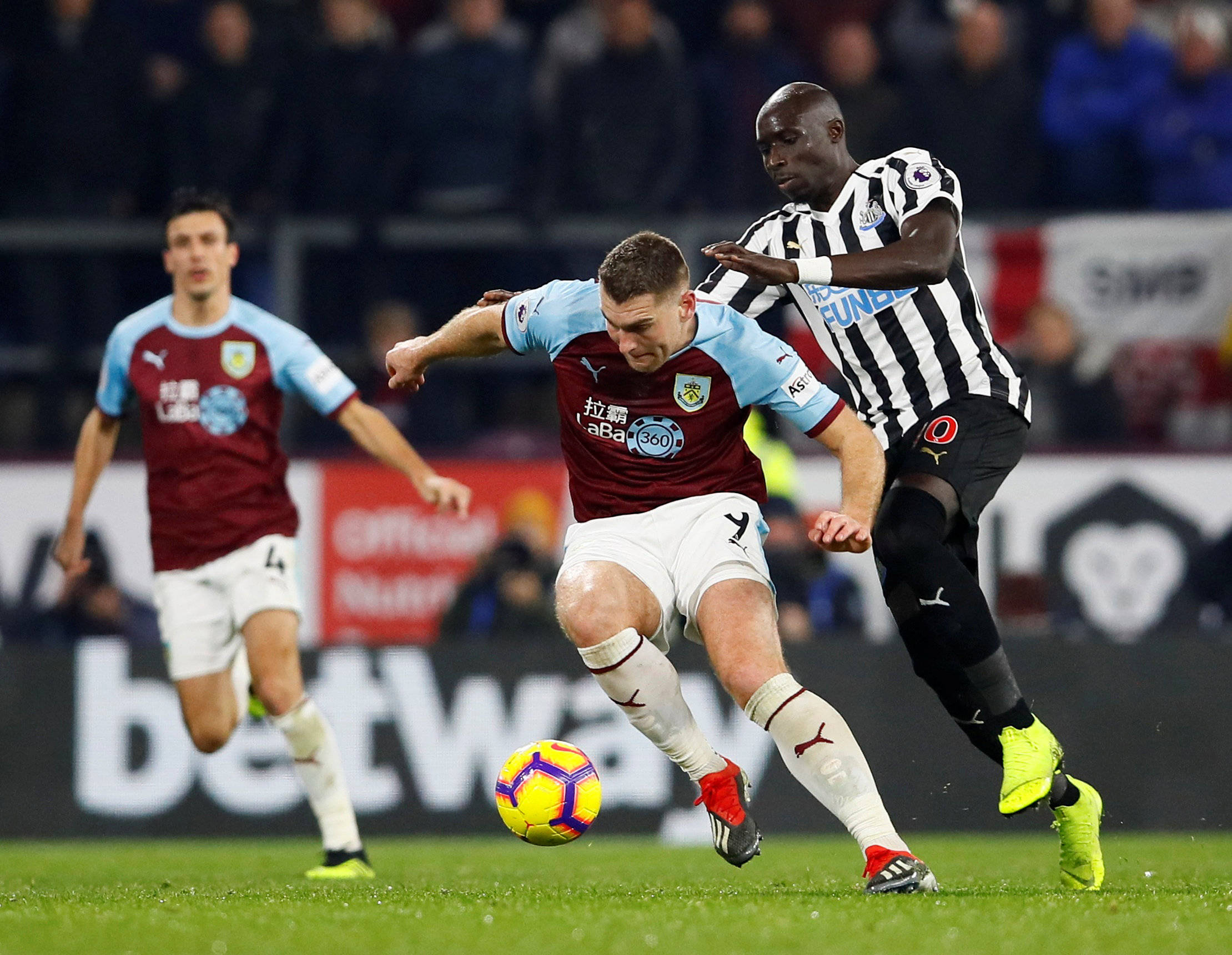 aoa体育新闻-热刺客场小胜，赛季状态逐渐回升的简单介绍