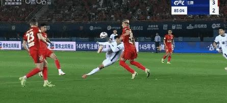 福建队在比赛中实现反击，夺得胜利