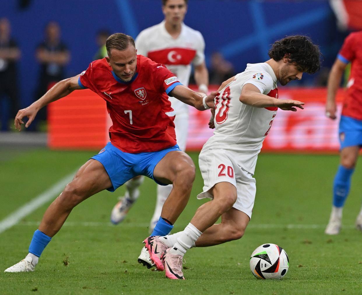 关于英格兰队在足球联赛中继续保持胜利势头,全力备战的信息 关于英格兰队在足球联赛中继续保持胜利势头,全力备战的信息