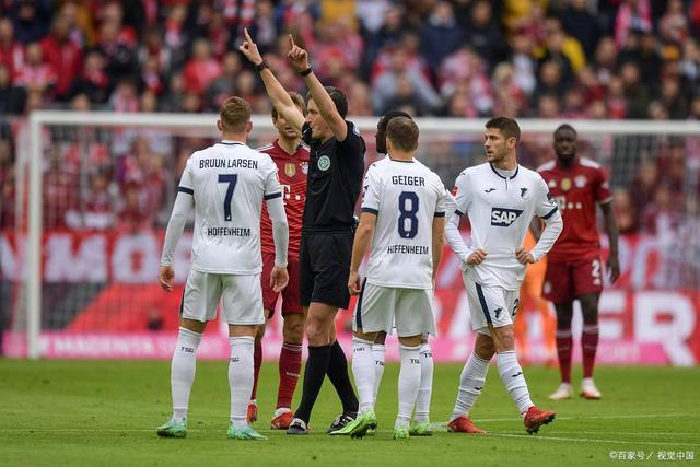 包含拜仁慕尼黑连胜扩大领先优势的词条