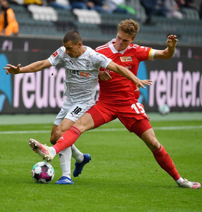 门兴格拉德巴赫险胜柏林联合，挤进前四的简单介绍