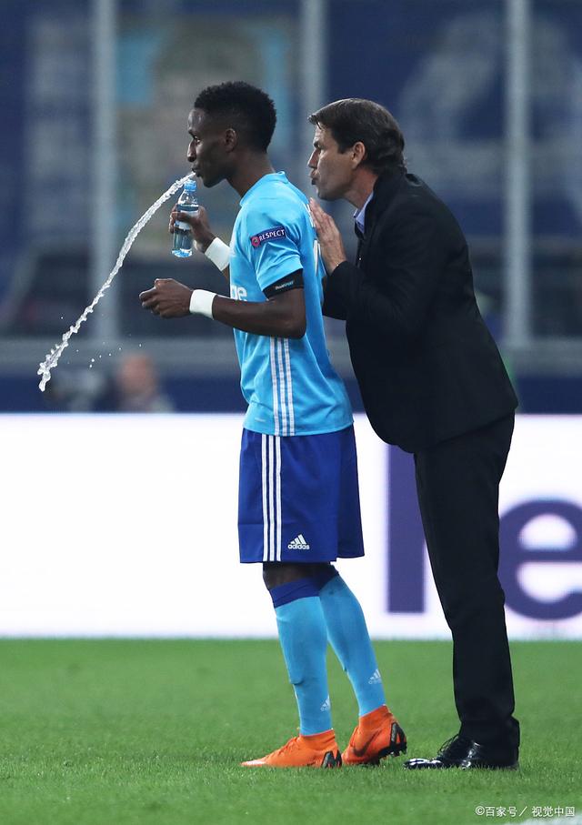 aoa体育-马赛客场不敌斯特拉斯堡，遭遇失利