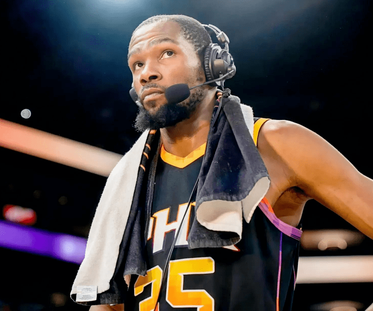 aoa体育馆-包含黄蜂队宣布签下前锋乔丹-贝尔，并提前结束保罗-沃森的合同的词条