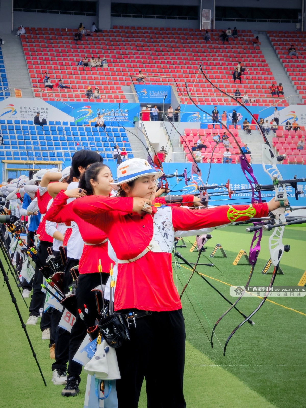 aoa体育课程-关于射箭比赛现场十分激烈，选手高超技艺惊艳观众的信息